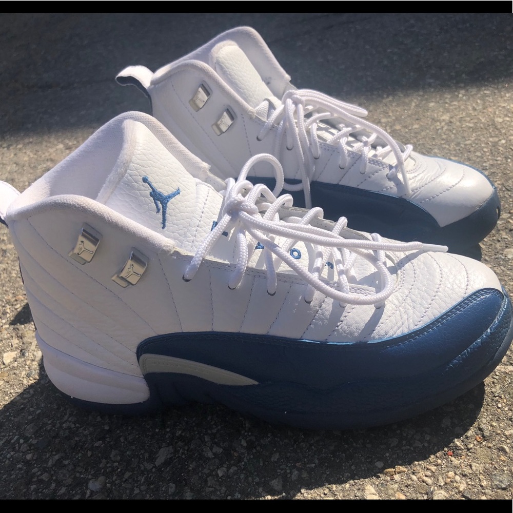 Jordan 12 “French Blue” Size: Boys 5.5